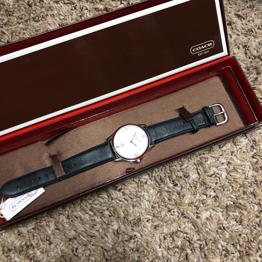 Coach Watch - Picture 3 of 3